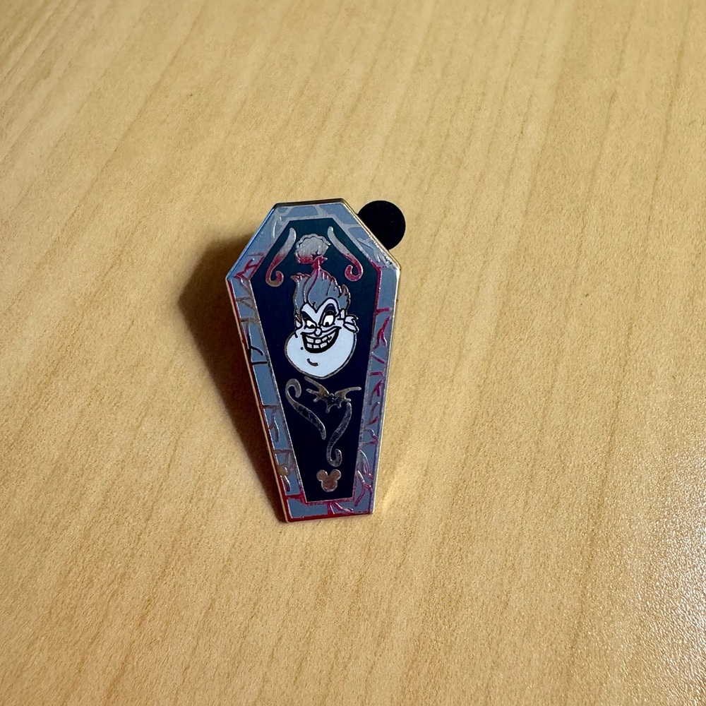Disney Pins - Ursula The Little Mermaid Villains Coffins Hidden Mickey Pin 2012